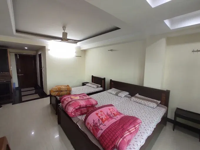 Twin bed room